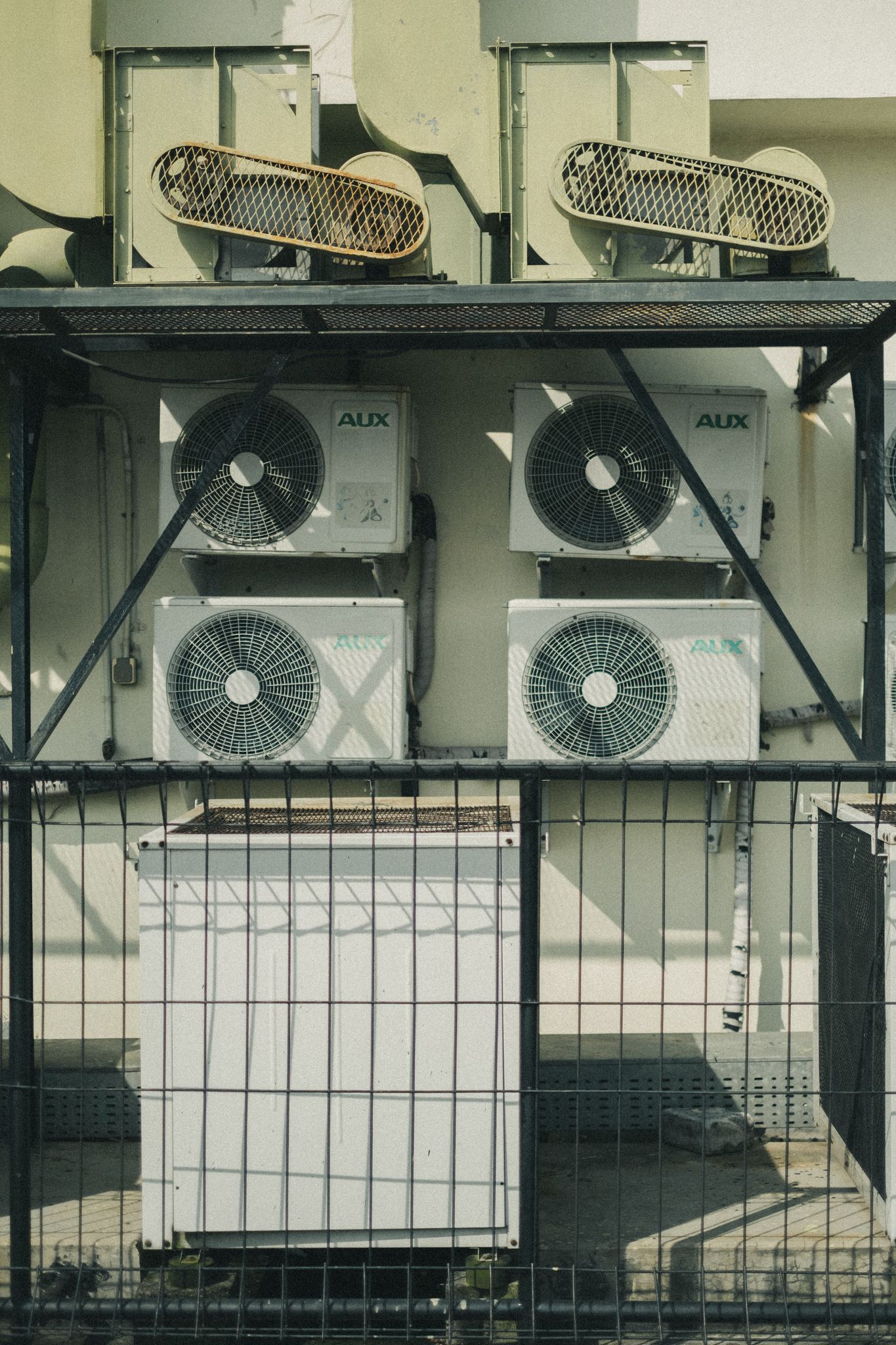 Outdoor heating equipment